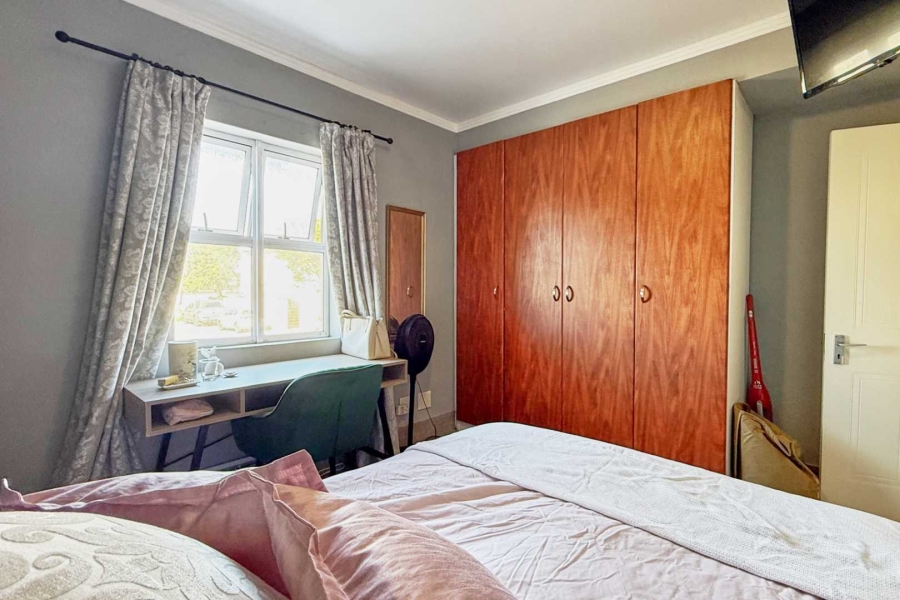 2 Bedroom Property for Sale in Royal Ascot Western Cape